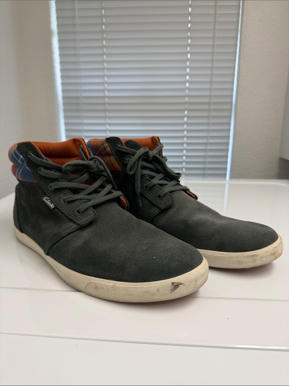 Clarks Men’s Charcoal Suede Chukka Boots with Orange Plaid Collar